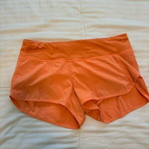 Lululemon Speed-Up Shorts 2.5” Size 6